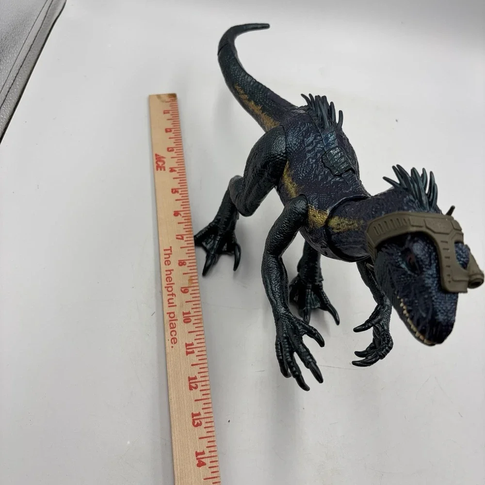 Jurassic World Track N Attack Indoraptor Dinosaur Figure with Tracking Gear